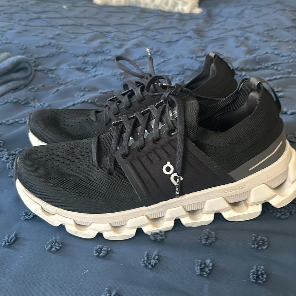 On cloud running sneakers